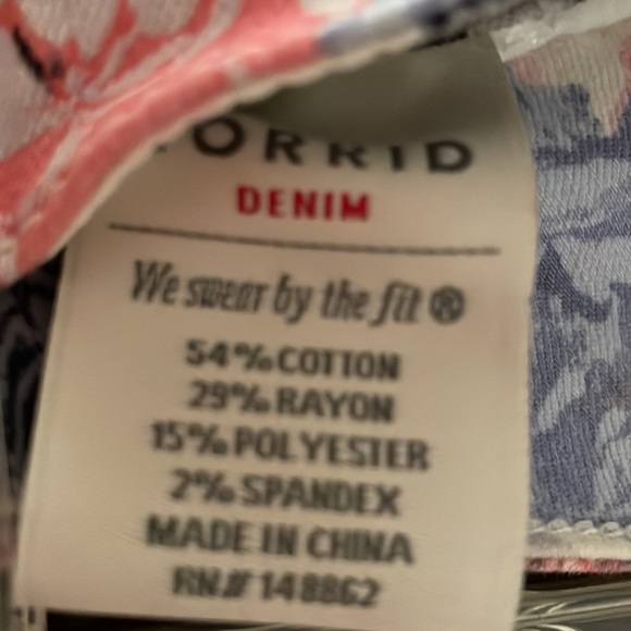 NWT torrid flower jean jeggings 14Short - Picture 10 of 10